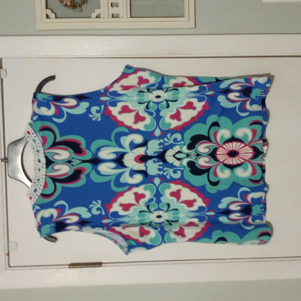 Sleeveless top - Picture 3 of 3